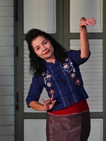 กฤษณา กาญจนสุระกิจ (แม่ครูบัวตอง) 